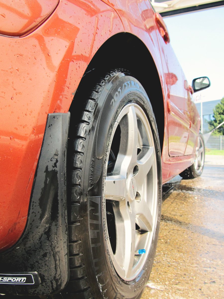 CityofTLH's tweet image. Wash your car on a grassy area or other porous surface where soil microbes and vegetation can filter and break down pollutants and keep wash water out of the street and storm drains. Learn more at TAPPWater.org. #WaterWise MyWaterPledge.com
