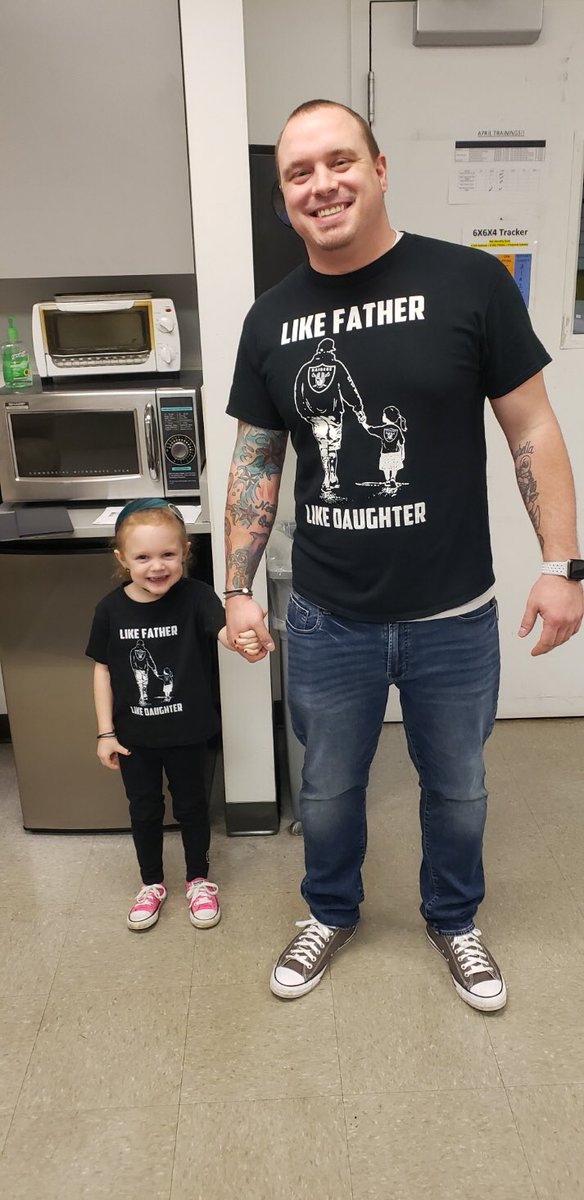DemarinisNick's tweet photo. Team Boardman celebrating the BIG DAY!! @sean_nork @BIGBizDecker @judy_cavalieri #OHPAcalypse #KidsofATT #BYKTW https://t.co/8CNYDfKJPB