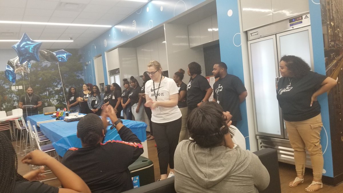 It was Grauduation Day for "Team Offical"🎊🎉...I got a chance to take a picture with part of my Vibrant team 😁. I am so excited to have the opportunity to LEAD and help them GROW with the company. @MaLynnHTX your speech was great. #htx #LifeAtATT