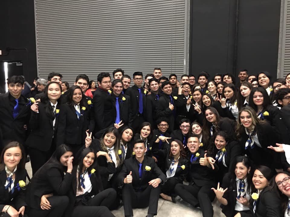 leslieln19's tweet photo. Jamás pensé que llegaríamos a tanto todos juntos, los voy a extrañar un buen💗
#CollegeSigningDay #IDEAMcAllen https://t.co/UWzfQGn5oW