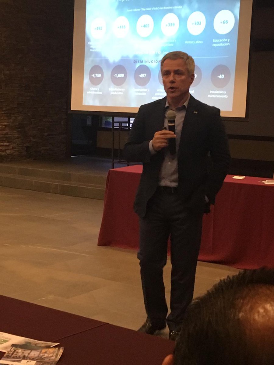 ASECHAC1's tweet photo. Conferencia de Rogelio Salcedo de Mercer en la Celebración del 2do. Aniversario de Asechac https://t.co/1lKSpwL32F