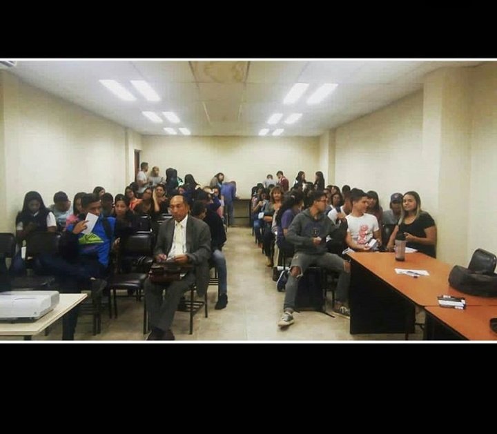 onixproject's tweet image. Luego, fuimos a la sede #Pzo de la UGMA, con una audiencia enorme y entusiasta de las #criptomonedas y el mundo #blockchain.

#onixcoin #bitcoin #fintech #blockchain #ONX #Vzla