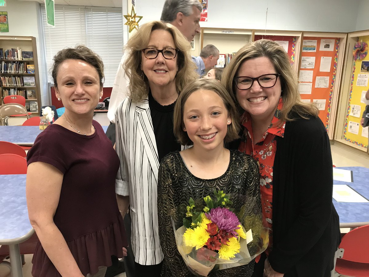 Celebrating Anna at the Baltimore County Reading Council’s Young Author’s Celebration for the first place poem she wrote ✏️ 💐#hillcrestproud <a href="/Hillcrest_BCPS/">Hillcrest Elementary</a> <a href="/joan_mccartan/">Joan McCartan</a> <a href="/JanineAliciaNel/">Janine Nelsen</a> <a href="/ramos_maria1/">Maria Ramos</a>