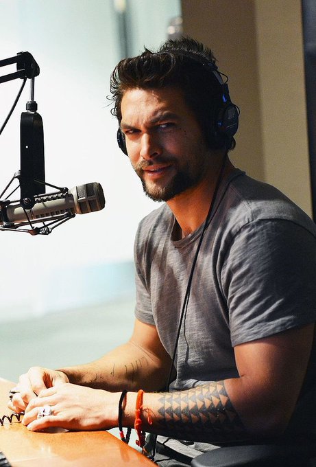 Jason Momoa Photos With Short Hair Circulate on Twitter, and We Can't Unsee  These