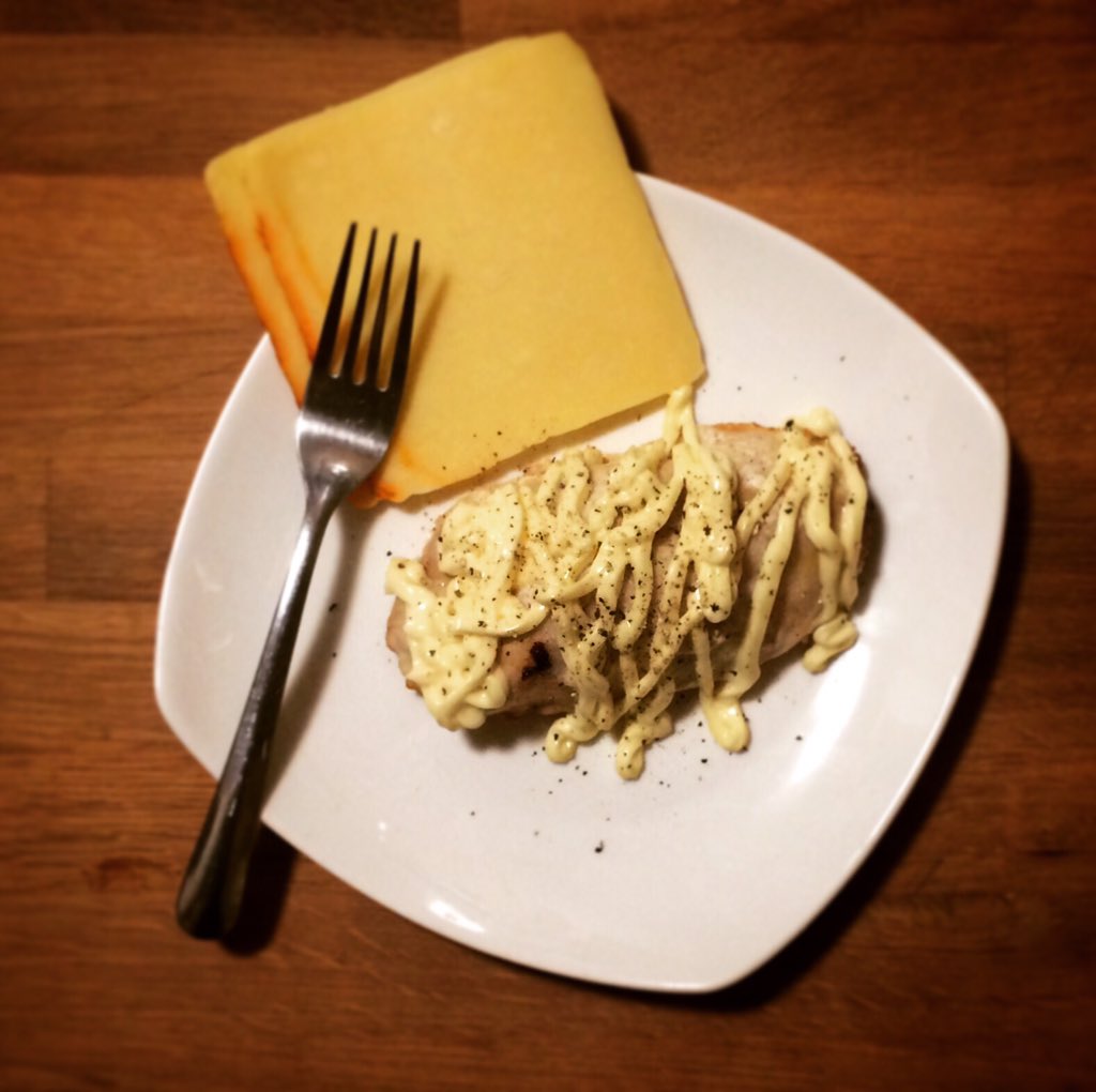 KTO_GNX's tweet photo. Nowt fancy tonight.
#Chicken Breast #Cheese and Peppered #Mayo #Protein and #Fats easy👌🏻
#Keto #KetoDiet #KetoMeals #Ketogenic #KetogenicDiet #lchf #HighFat #instapic #food #health #ketotransformation #Weightloss #KetoAF #weightlossjourney #liveprimal #FatAdapted #ketoathlete https://t.co/MmBGrWQqhs