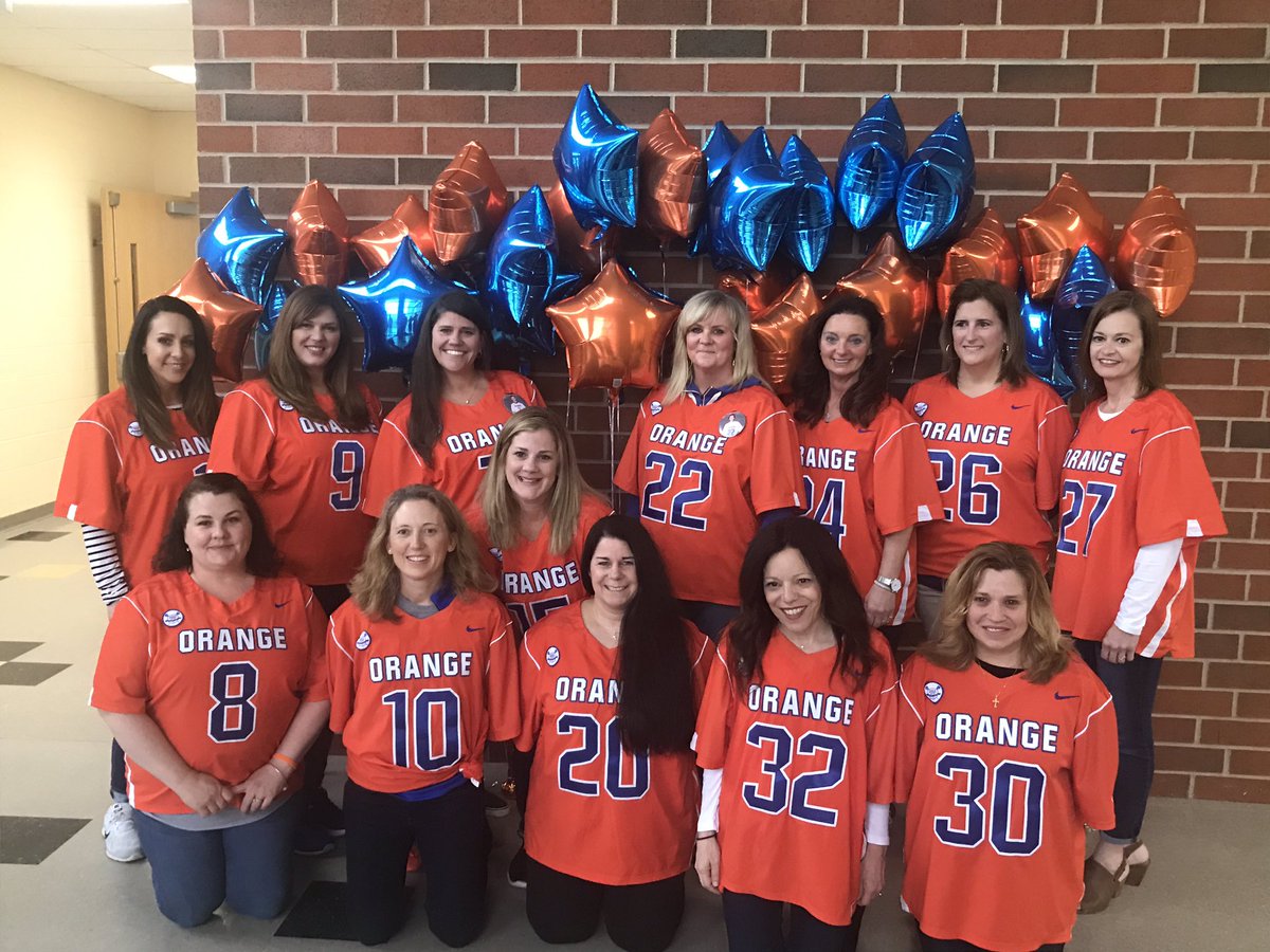 OOHSLacrosse's tweet photo. Our senior moms are the best! Thanks for all you have done for us throughout our careers.   We wouldn’t be here without you!
🍊🥍
#AwesomeMoms
#ThankYou https://t.co/9y53hvoc0e