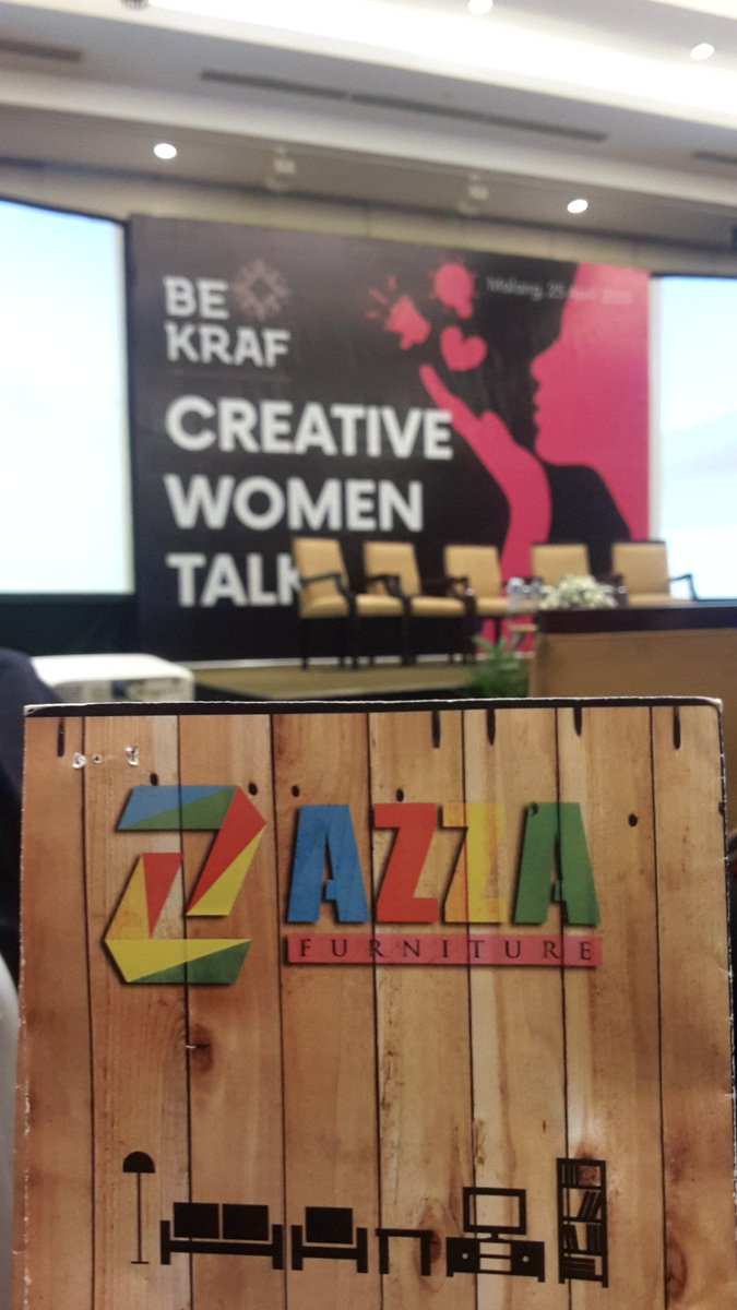 AFurniture99's tweet photo. Serunya acara kemarin di Malang bersama perempuan - perempuan luar biasa dan Bekraf.
Quote favorit ; " Perempuan Indonesia berdaya dan berguna bagi dirinya, keluarga, dan lingkungannya " 
Terimakasih @BekrafID , Mbak Hanifah, Mbak Ukke, Mbak Kirana, Mbak Dewi, kru dan lain2. https://t.co/6NcNWSQuNf