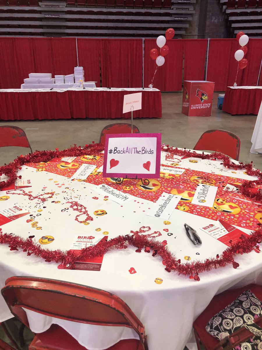 morans14's tweet photo. #BirdBash table decor is complete. See you all there! #BackTheBirds #BackAllTheBirds #RedbirdTwitter https://t.co/4CGhviw9Fc
