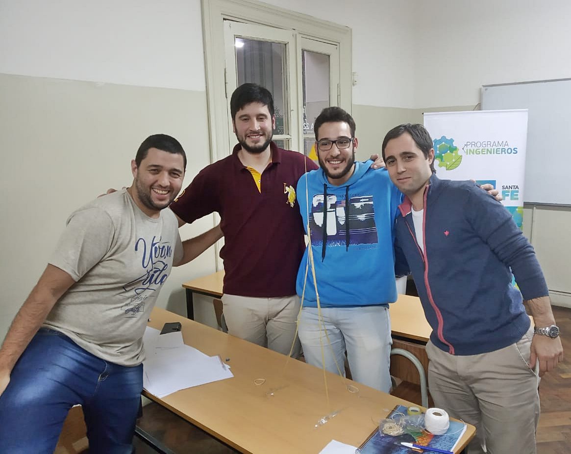 CienciaSantaFe's tweet photo. Compartimos en #Rosario la 2da. Capacitación de la Competencia de Ideas-Proyecto Innovadores del #ProgramaIngenieros 👩🏽💻🌐👨🏽💻 En un encuentro junto a los y las participantes, realizamos un taller y una charla sobre emprendedorismo del futuro y capacidades de trabajo en equipo https://t.co/MqJb8Ob5aR
