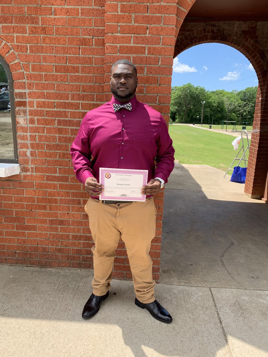 GryndTime79's tweet photo. Don’t dress like this often 🤷🏾♂️
#AcademicAll-American https://t.co/J9MPapOS55