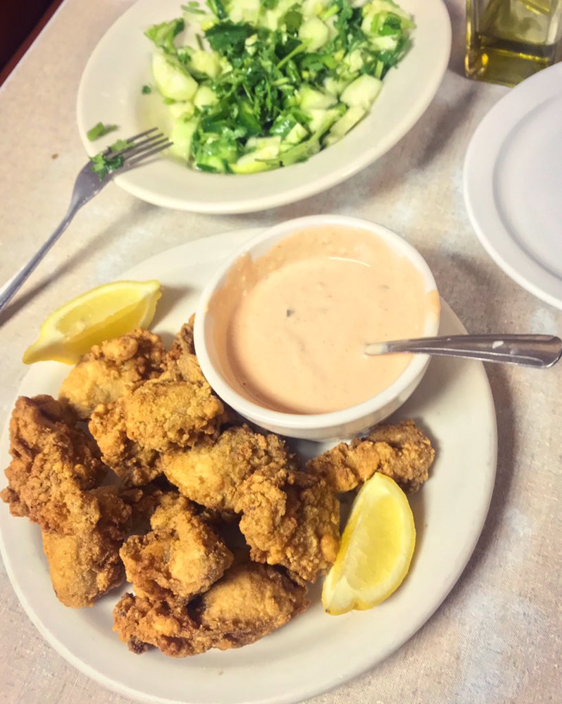 ndrewmarin's tweet photo. Fried Oysters, simple green salad. #pleaseu #gulfseafood https://t.co/FPOAkf8UlG