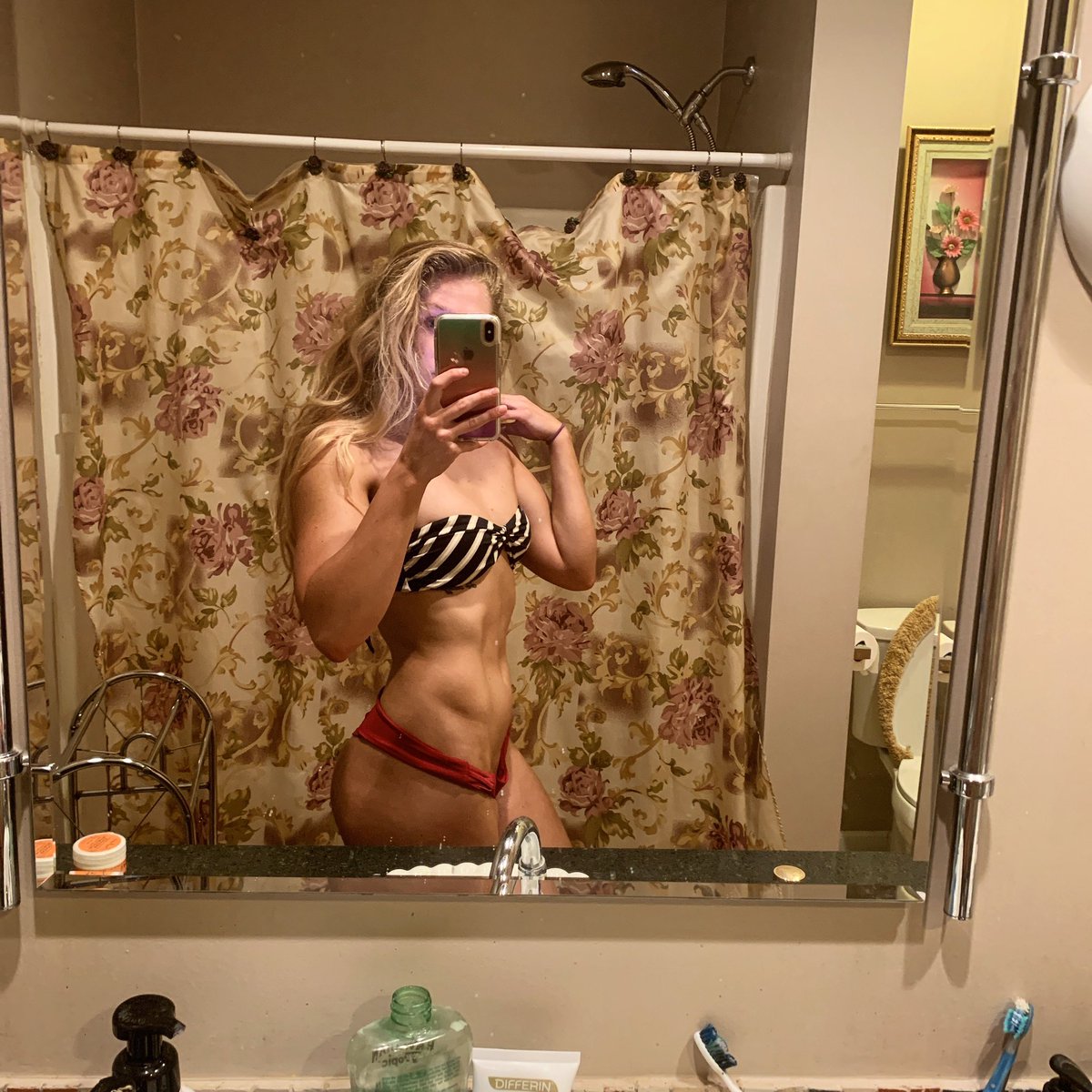 joyella_stine's tweet photo. A few points for this Thursday to remember 😜⁣⁣⁣
-In no way does showing off your body make you a bad person.

-Confidence is something not many people have so the ones who hate are usually those people who lack it. ⁣⁣⁣

-Start loving who you are more each day ⁣⁣⁣ ❤️❤️❤️ https://t.co/Wgxvy2fcPu