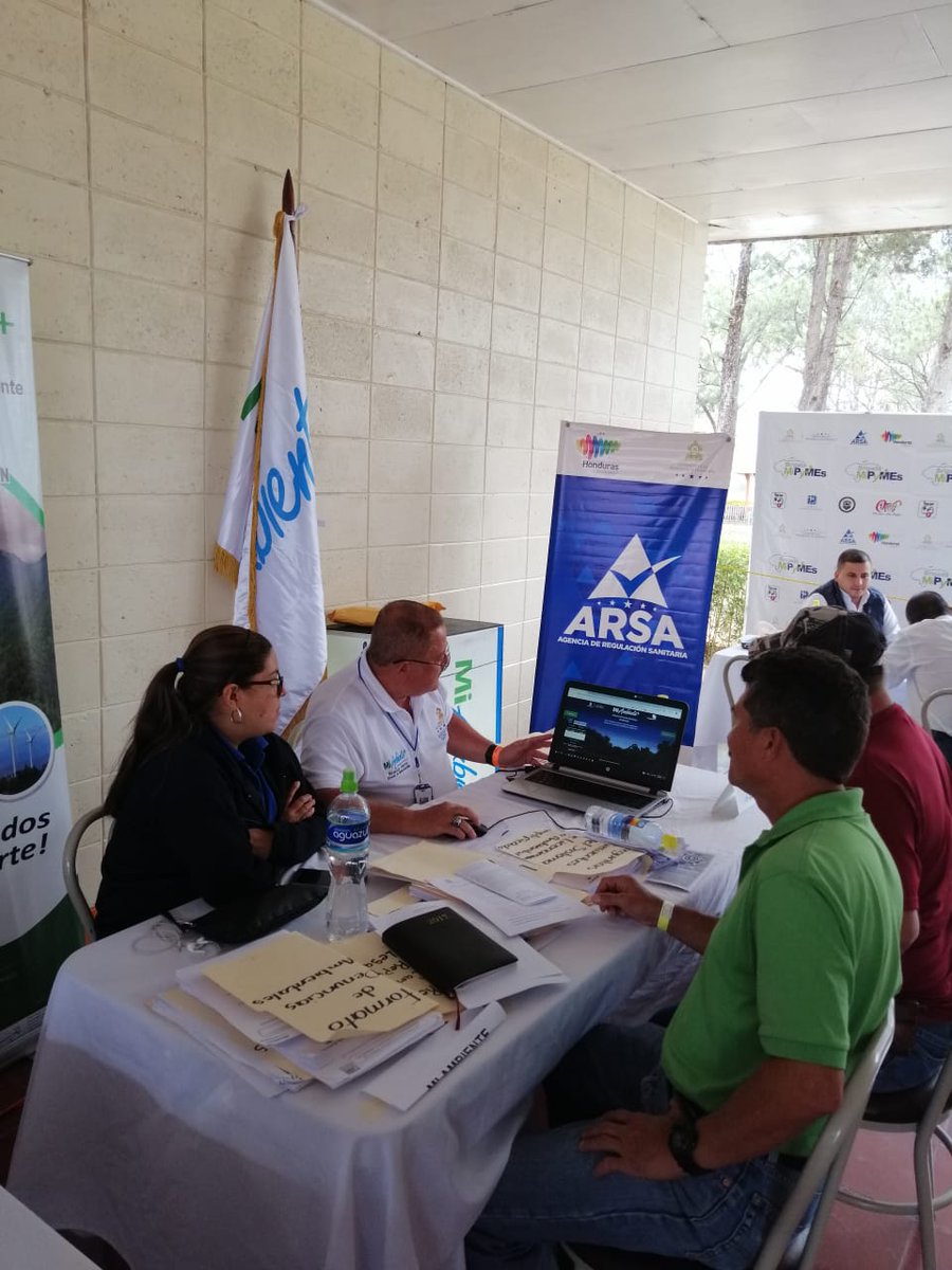 Con el objetivo de favorecer a #PequeñosEmpresarios en el #LicenciamientoAmbiental de sus empresas, #MiAmbiente+ en cooperación con #ExpoNegocios ofrecen información y documentación para regular su situación ambiental. se está desarrollando del 24 al 28 de abril, en la Esperanza.