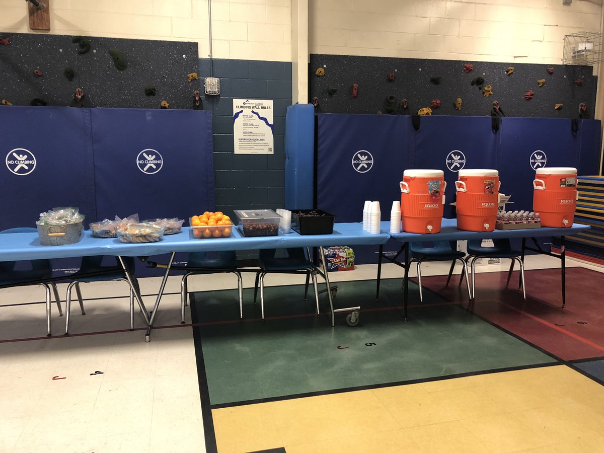 NISDGlass's tweet photo. Colby Glass Movie Night 🍿🎥is about to begin! We love our families. #buildingcommunity #thisisglass https://t.co/OWVBvqlkzN