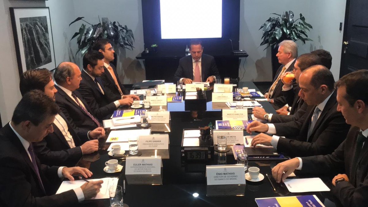 jdoriajr's tweet photo. Em reunião concluída há pouco, firmamos acordo com o Banco do Brasil para que prefeituras paulistas tenham acesso a R$ 1,3 bilhão em créditos para investimentos públicos. O objetivo é apoiar o desenvolvimento regional em benefício da população. #GestãoMunicipalista https://t.co/zTA3C8FRNK