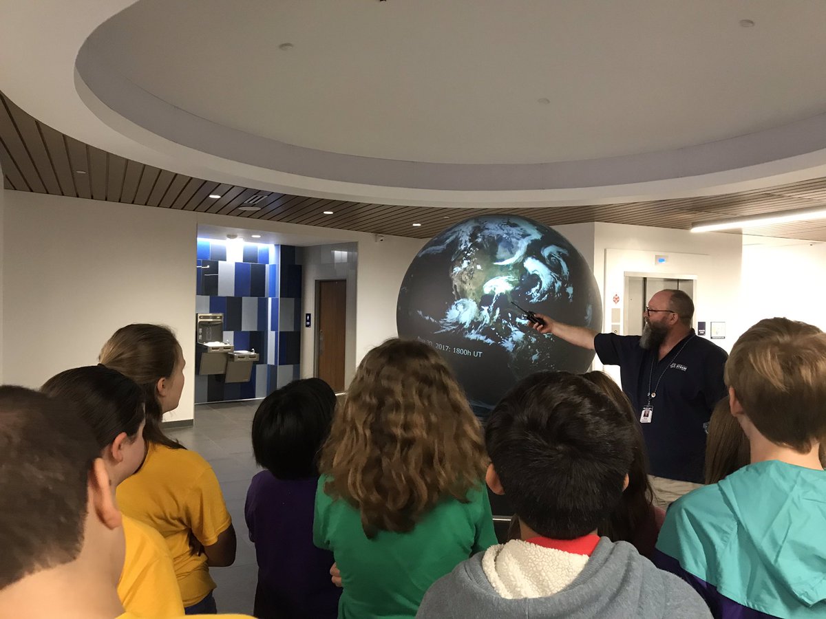 MrsSWheeler's tweet photo. Fun learning at Allen ISD STEAM Center.  @AISDScience  @NortonKnights https://t.co/QnRRRfguik