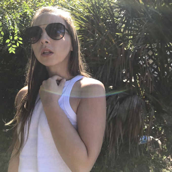 I&rsquo;m loving this weather ☀️ https://t.co/1Z39fsrndY