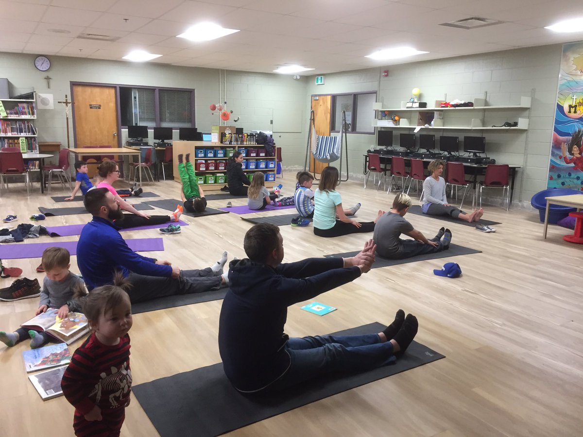 MarkLion14's tweet photo. Thank you @MarkLion14 Catholic School Council for organizing Family Fitness Night! Yoga / Pilates/  Boot Camp / Zumba @RockinJumpBrltn https://t.co/TVCVceiHpZ