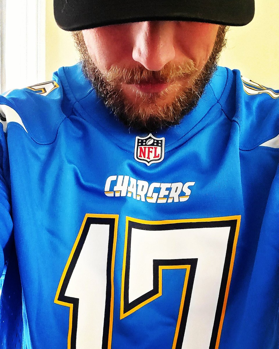 Ashwhole2113's tweet photo. My @Chargers Draft Night gear!!! ⚡⚡⚡ #28thpick #Chargers #BoltUp https://t.co/MZOG9F5XQw