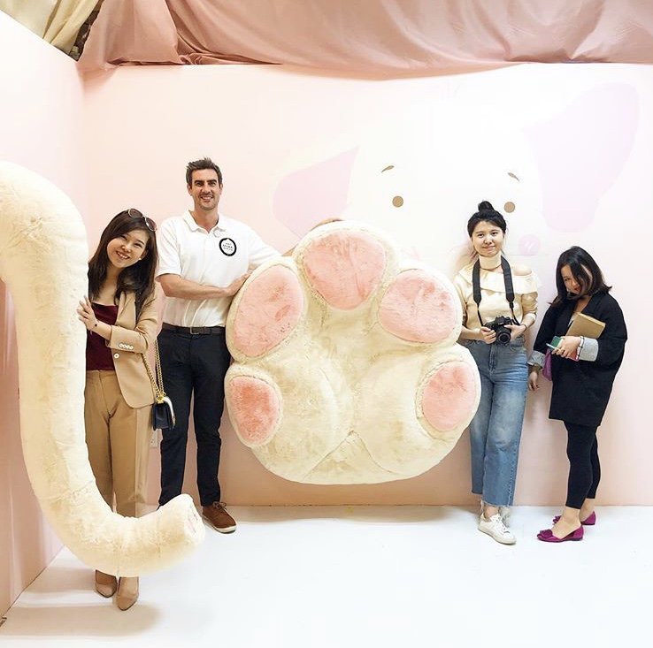 MoveTheWorldUS's tweet photo. Hey #NYC! Looking for something fun to do this weekend? Check out #ELEPOP - a colorful, immersive pop-up experience for #elephant protection opening this Saturday! 🐘💗
Here's a sneak peek 👀 10% of ticket sales will be donated to our organization: https://t.co/9NsNcfGR1O https://t.co/XUk7RgXDOS