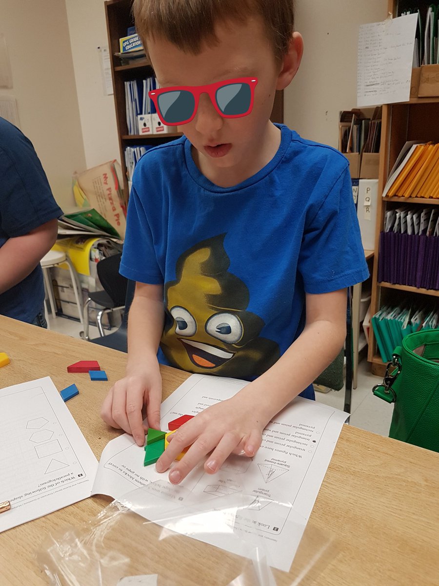 ashhammie's tweet image. That ah-ha moment your student gets when they use the manipulatives!!! &quot;OOOOOHHHHH&quot; @GlenSt1 #DDSBEngagement #DDSBsuccess #makemathvisual