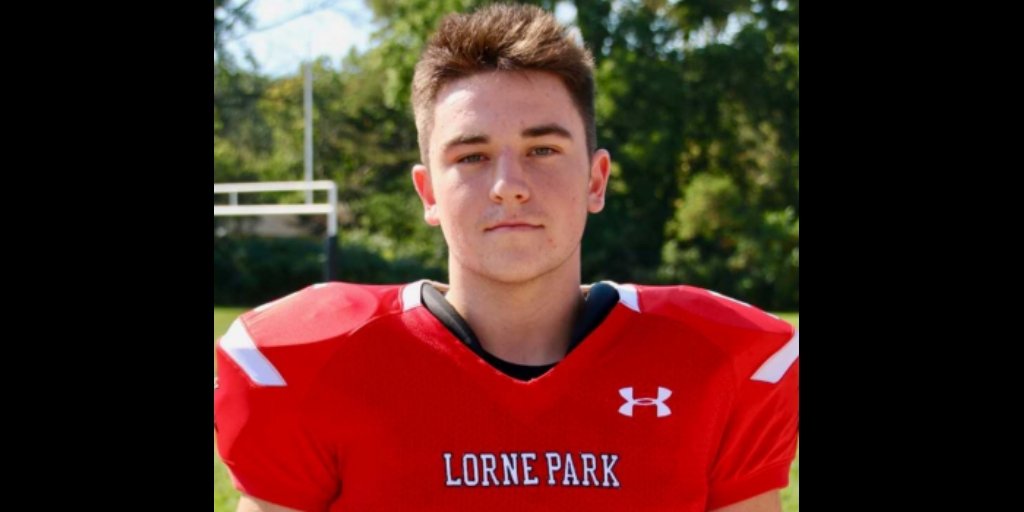 chatfootball's tweet photo. LB @55Spartans displays tremendous leadership playing linebacker ... https://t.co/lToe8uYX1e 

“I guess what really got me hooked on football was the feeling you got when you won the game surrounded by your teammates.”

Profiles ➡️ https://t.co/beLEzKW8Nu https://t.co/DjjyJcGfhB