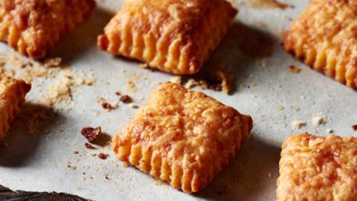 Les craquelins soufflés au fromage White Fox : un délice fait maison parfait pour la boîte à lunch ! lechoixdupresident.ca/fr_CA/recipes/…