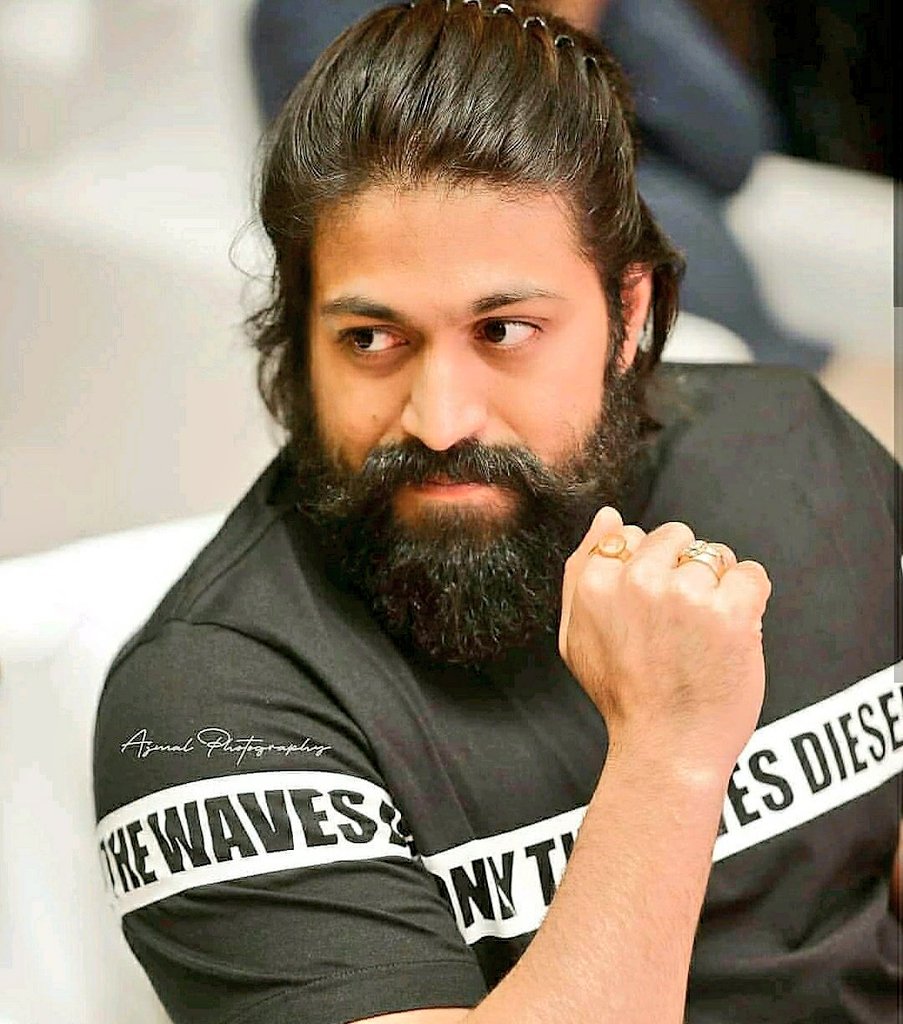 Yash in stylish outfit and braided hairstyle exudes Rocky Bhai swag at  India Today Conclave Mumbai 2022 - India Today