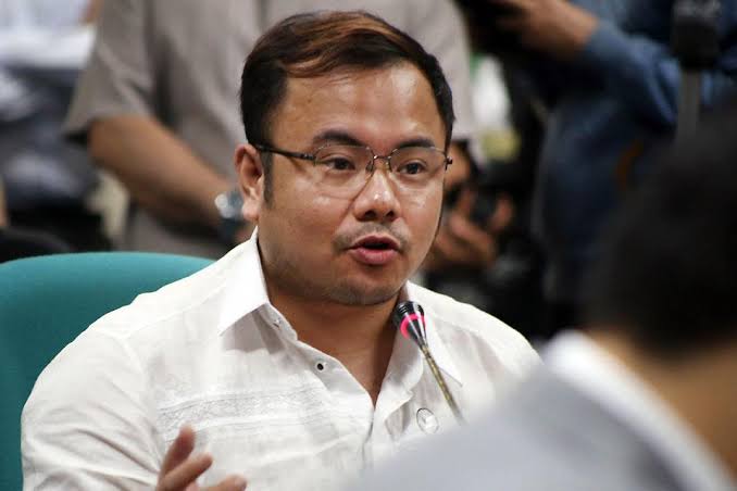 pinoyanghang's tweet photo. Here's a SHOUT OUT to

@bobitiglao
@danteang2 
@iMthinkingPinoy
@srsasot

for their corroborative pieces which bring to light a better perspective on the Bikoy videos, at a time when "God's gifts to journalism" are TOTALLY REMISS in bringing out the truth about an ouster plot. https://t.co/6keo7SLlf9