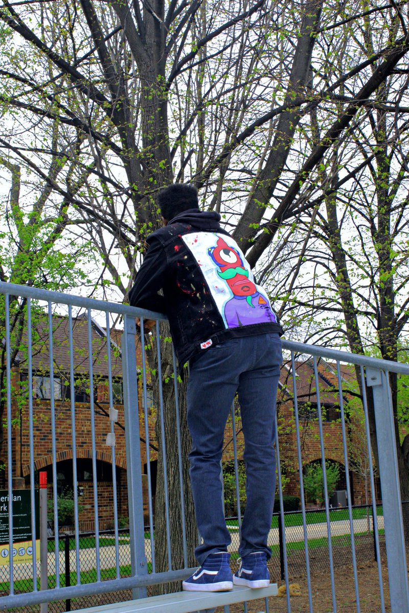 Chrico23's tweet photo. Made a new jacket and im really excited about it!! 
#jacket #DIY #customjacket #art https://t.co/Y1T7CFei41