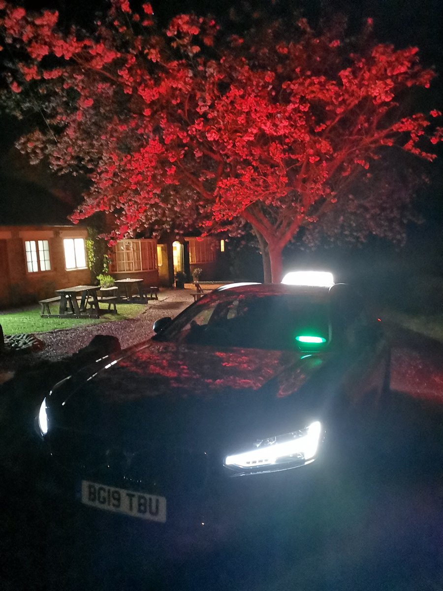 HelmsleyCabs's tweet photo. #HelmsleyBlackCabs @blackswan_oldstead What a magical place this is ❤️ #michelinstar Arrive &amp; Leave in comfort and style #GreatValue #Hackney #Taxi #VolvoV90 #lovewhereyouwork #meteredfare #carsofinstagram #taxisofinstagram  A local company serving all local businesses 🚖 https://t.co/RcU8haxZO2