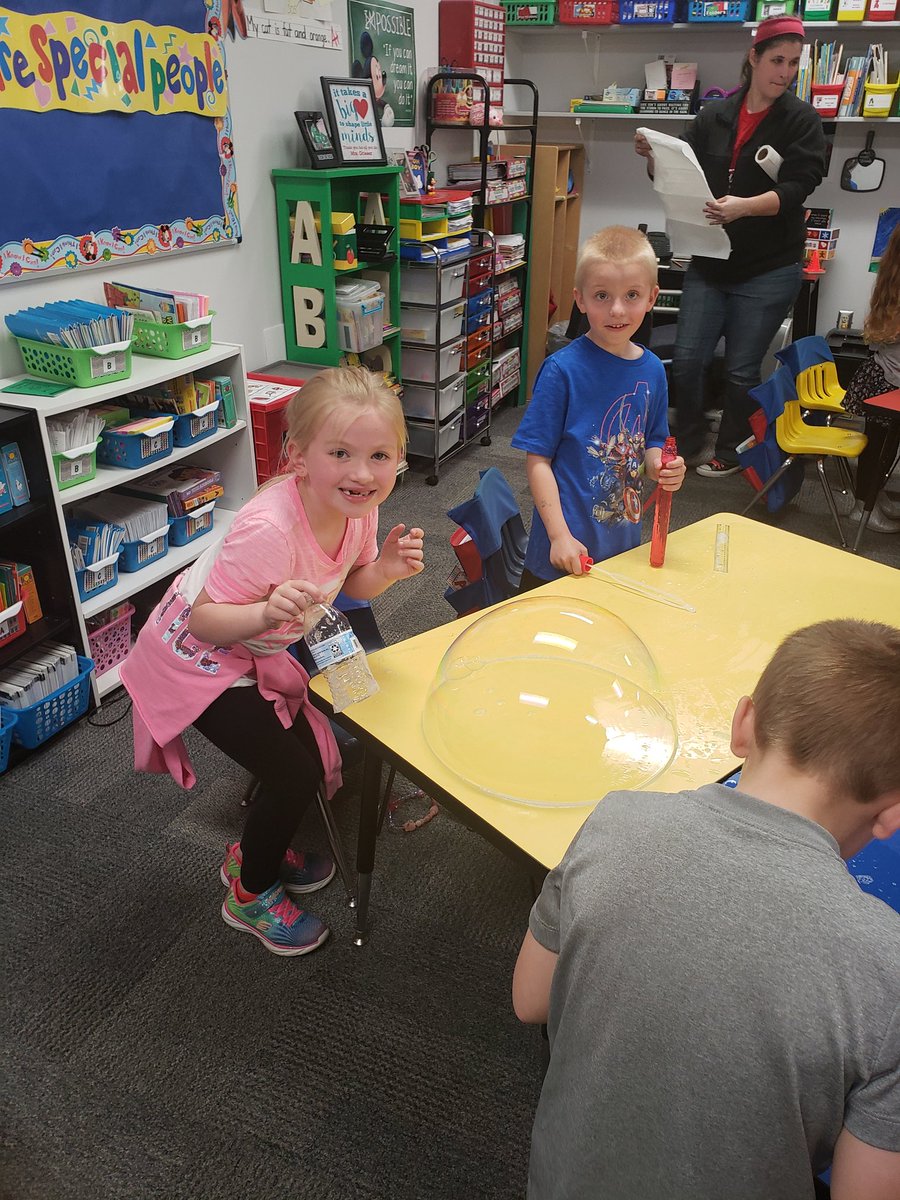 Riley_Principal's tweet photo. STEM fun in kindergarten as they measure bubbles! #RileyBestoftheBest #STEM https://t.co/SrmjCEhwPY