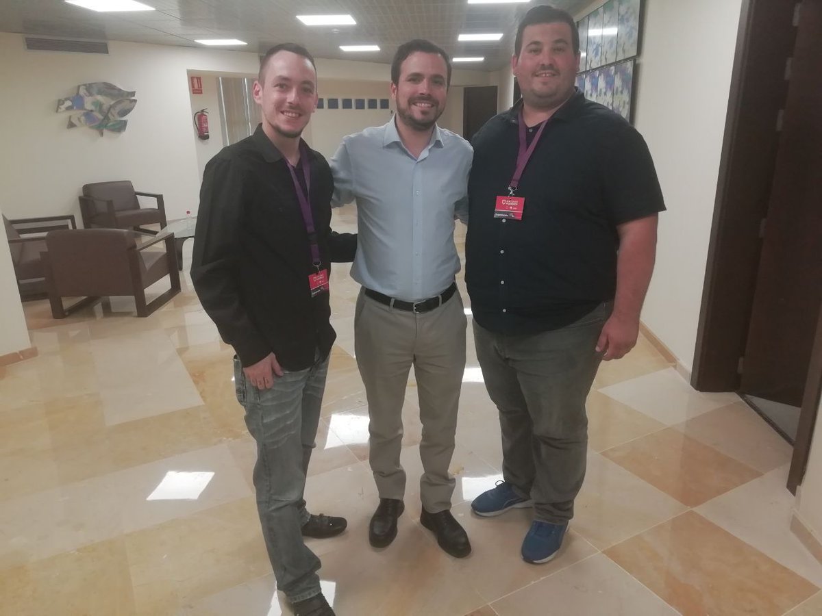 AhoraMijas's tweet photo. Nuestras números uno por #Málaga al congreso de los diputados, @EvaGSempere y @agarzon, junto a dos candidatos a las elecciones municipales del 2019 en la candidatura de la confluencia de Izquierda Unida en #Mijas (integrada por @iunida, @IdPA_MLG, @Equo e independientes). https://t.co/mu44t0Ptef