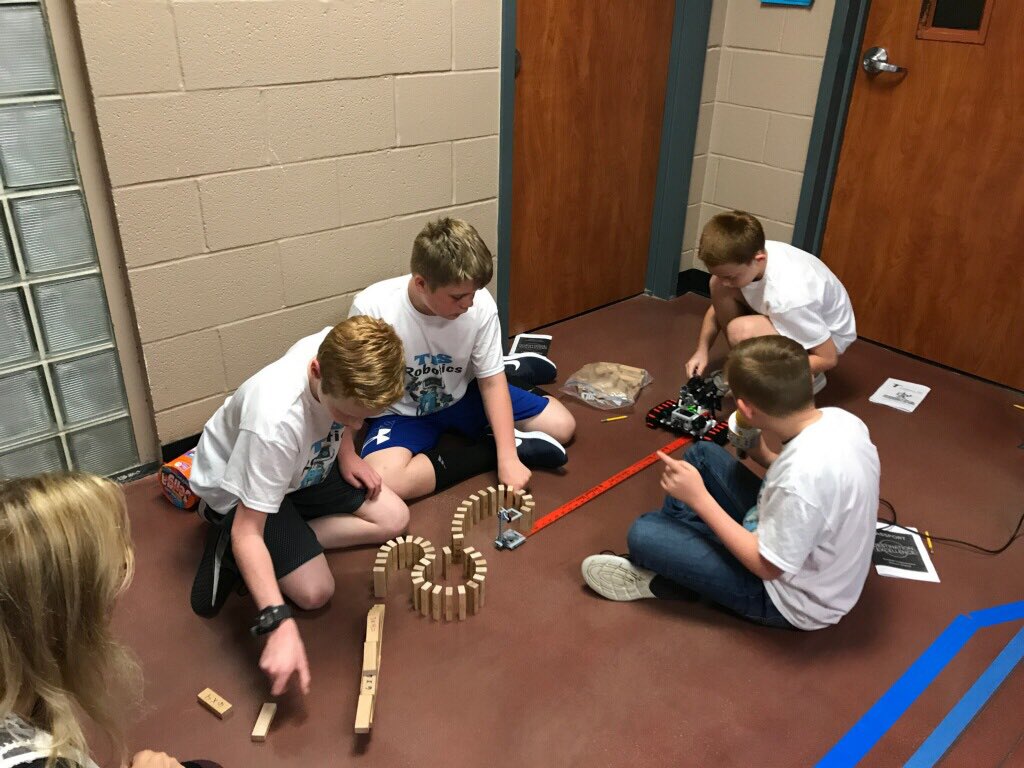 TISDTIS's tweet photo. We’re so proud of our robotics students!  #DestinationExcellence https://t.co/5PPm6NJ4LV