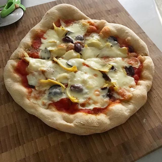 roberto_cerini's tweet photo. Hello #Thursday #dinner fresh made #pizza #food #cooking #roberto_cerini #italy #italianfood #homemade #lifestyle https://t.co/APQ8VxGh2H