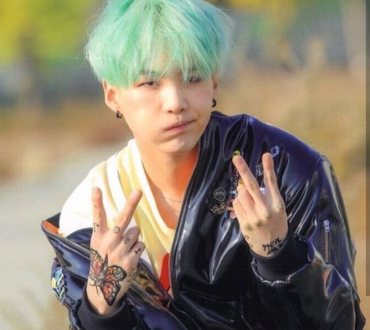 httphobiwrld's tweet photo. The day I get mint Yoongi and black haired Jimin back will be the day I unpin this https://t.co/OYaW9lLYX7