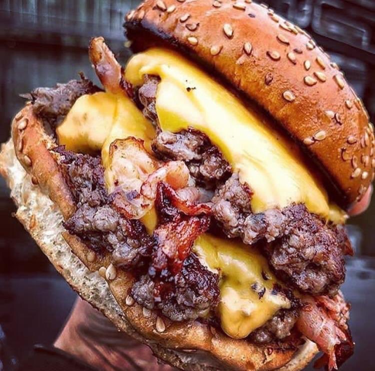 GanaCenas's tweet photo. Burgers Valquiria//GANÁ 2x1 P/ VOS Y TODOS TUS AMIGOS P/ MAÑANA VIERNES 26 en LA 🍔 GIGANTE CON PAPAS!!SEGUINOS Y DALE RT!!! #rosario https://t.co/sgyOcqwBE3
