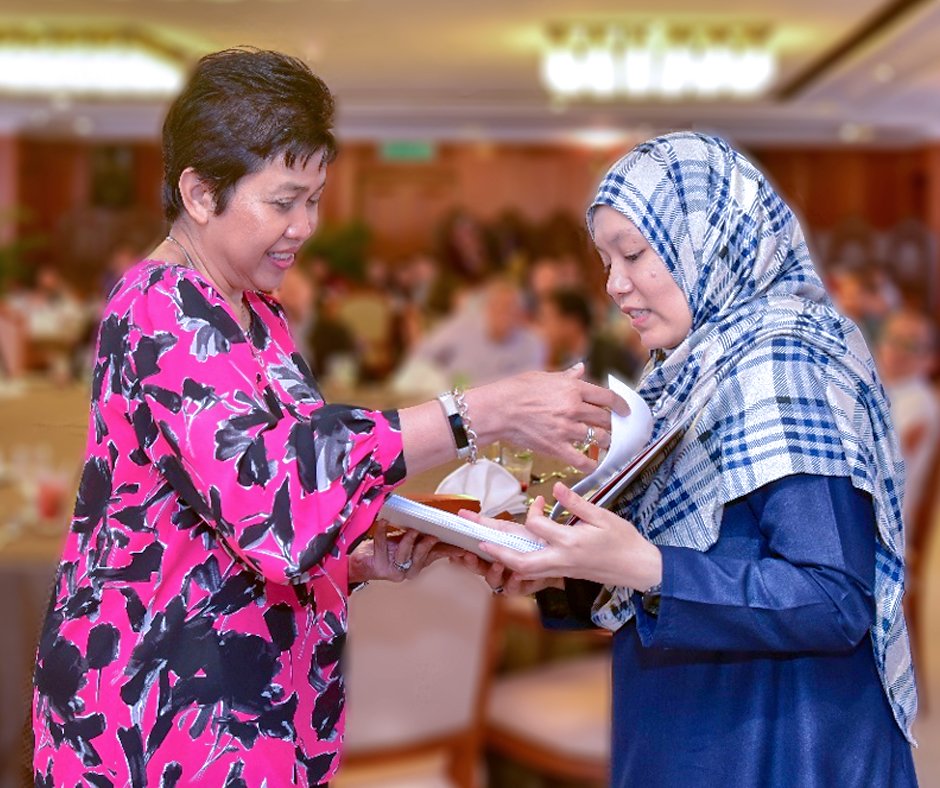 Dr. Wan Wardatul Amani Wan Salim, a scientist, and the first Malaysian to launch a NASA satellite in 2014. She shared and inspired us at the Insights Series Talk on “Leading NASA SporeSat*: Challenges and Best Practices”.