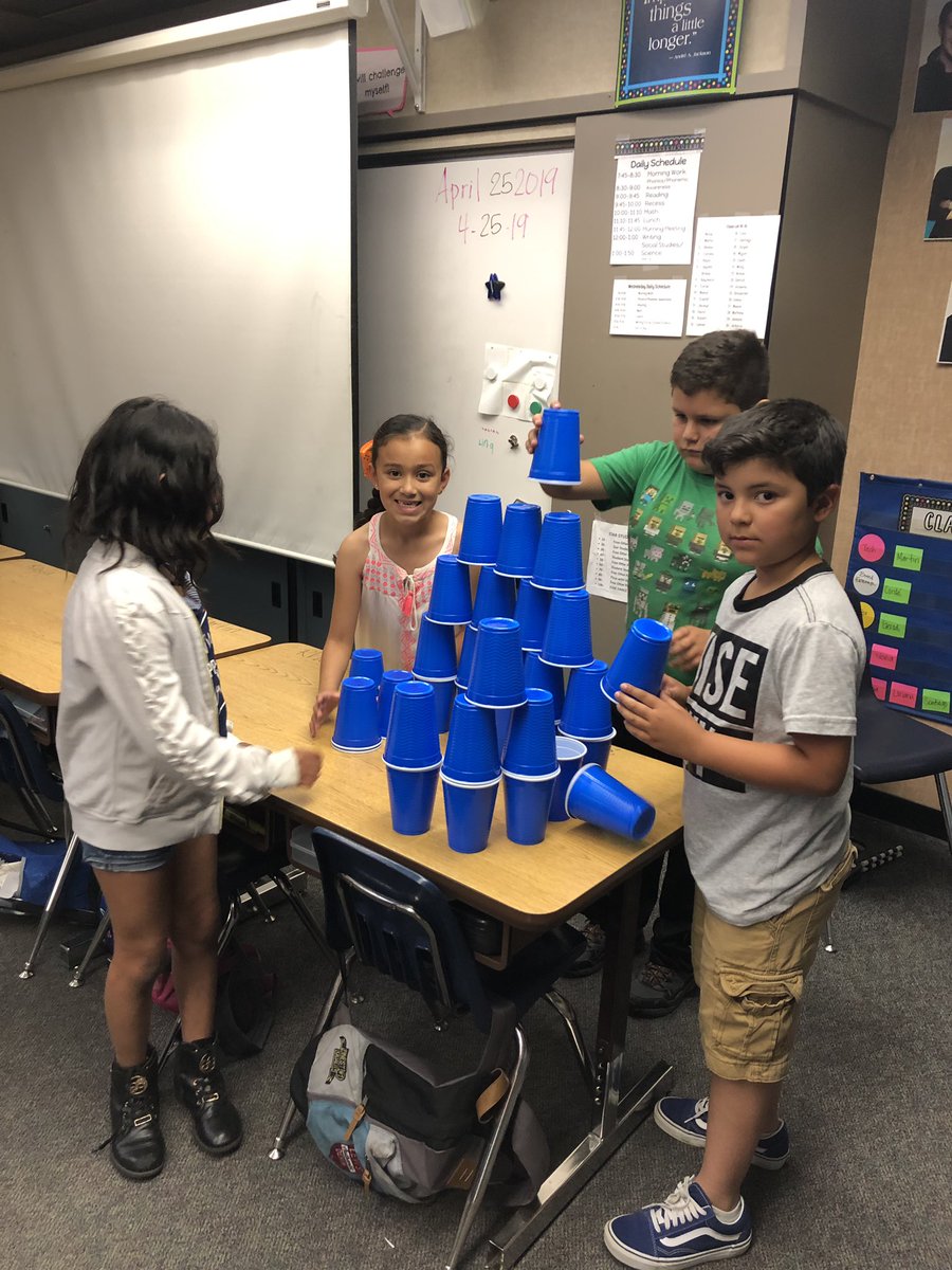 deanna_farias's tweet photo. Structures w different materials! #NGSS #Team2 #VVUSD https://t.co/MtRh0PNURN