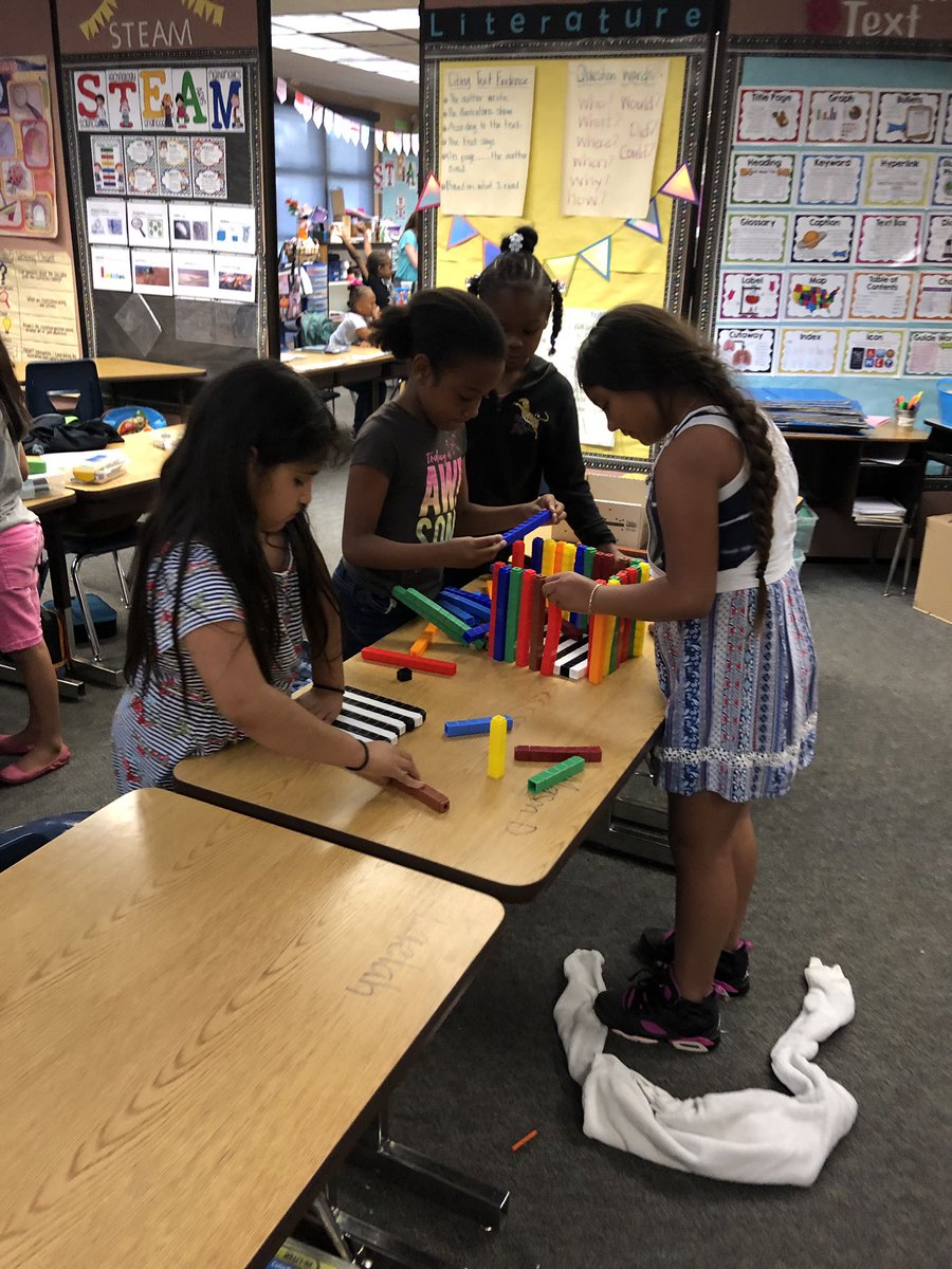 deanna_farias's tweet photo. Structures w different materials! #NGSS #Team2 #VVUSD https://t.co/MtRh0PNURN