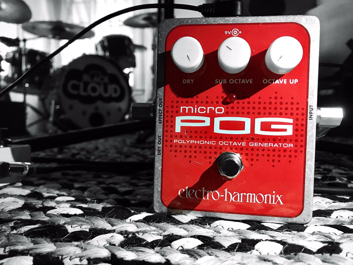 blackcloudband's tweet photo. 🎸🤘 Let’s take it down an octave. 🤘🎸
•
•
•
#littleblackcloud #electroharmonix #micropog #pog #recording #newmusic #comingsoon #rocknroll #punkblues #bluesrock #effectpedals #octave #guitarpedal #pedalboard #pedals #band #guitar #music #originalmusic #localmusic #chicoca https://t.co/FU6QV4791c
