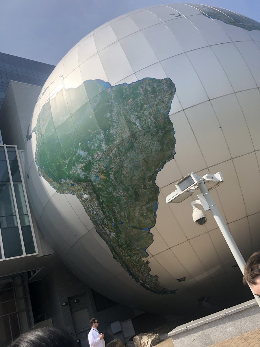 MsPrice1's tweet image. I went on a walking field trip with a group of 7th graders and it made me miss teaching science for a moment. @ThesquareM2 @wcpssmagnets #MicroscopeLab #PondWater