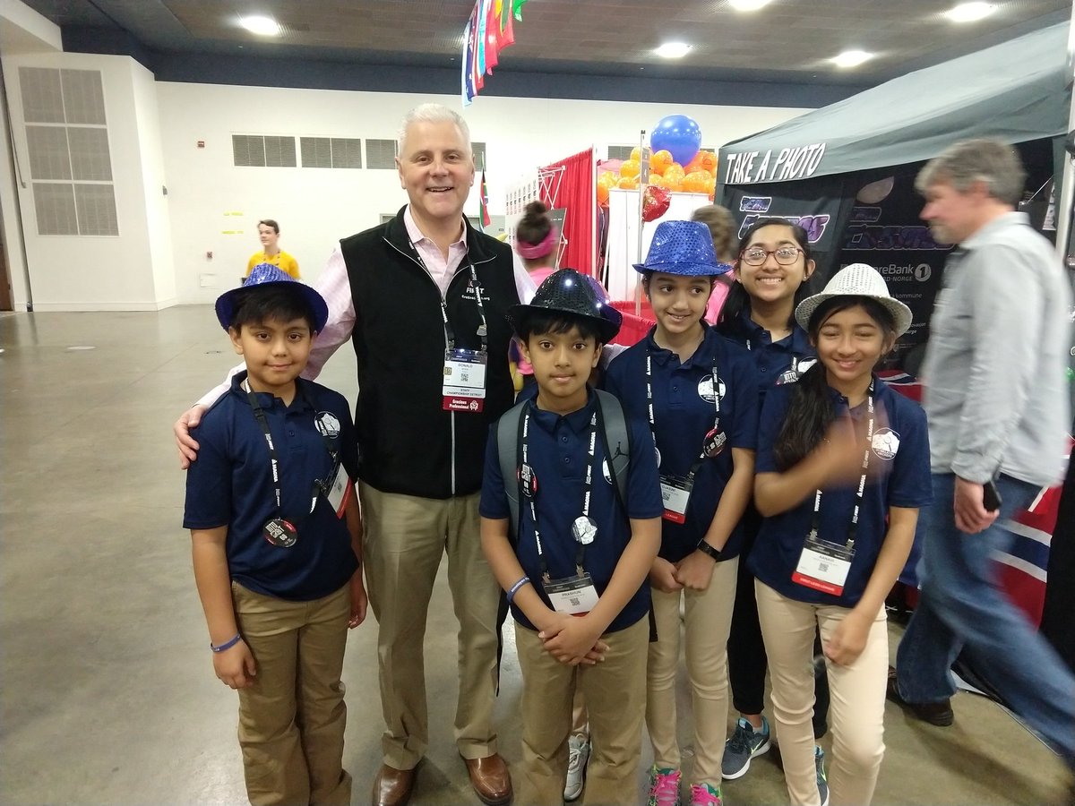 hsquared27203's tweet photo. Wowza! We had a crazy day here at #FIRSTChamps! We got through our judging block, met @don_bossi, and had some fun at the welcome party. Our feet are definitely tired but we're so excited for tomorrow!

#stemsquad #INTOORBIT #omgrobots #fll https://t.co/ROwuyhAb5g