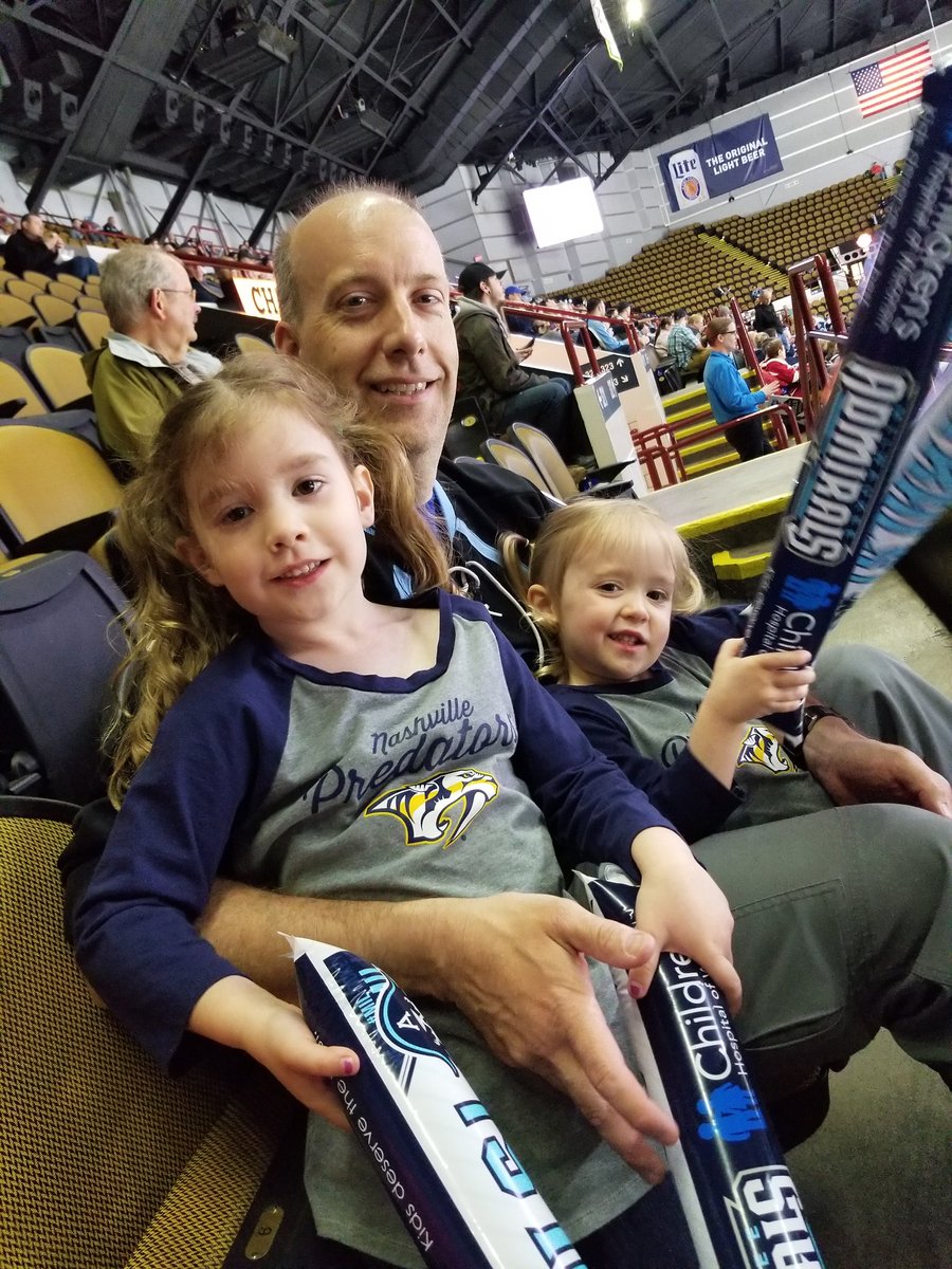 czswim's tweet photo. Let's go, @mkeadmirals! #NSBFanPic #MILhockey https://t.co/im8BQb2Qf3