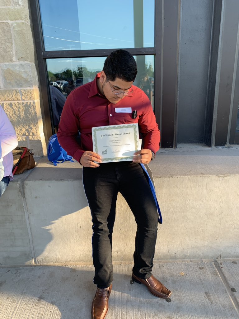 Jacoblifts17's tweet photo. Top Hispanic awards!💪🏽💪🏽🥇🥇🤘🏼 #clean https://t.co/zxJAzEdKO1
