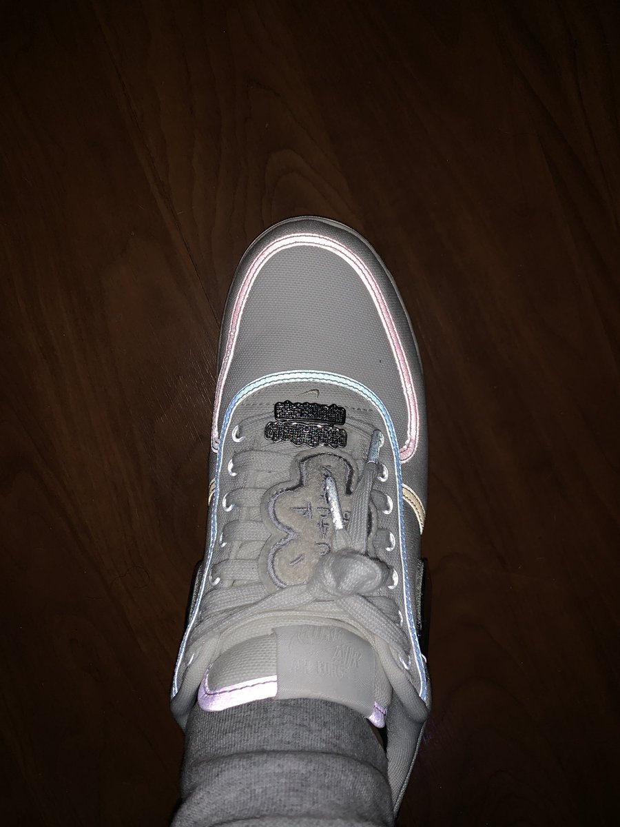 1stzhyx's tweet image. Pra galera que me conhece, criei uma loja no insta de sneakers, hype em geral. instagram.com/zhyxstore

Quem puder da um RT pra ajudar a divulgar!!