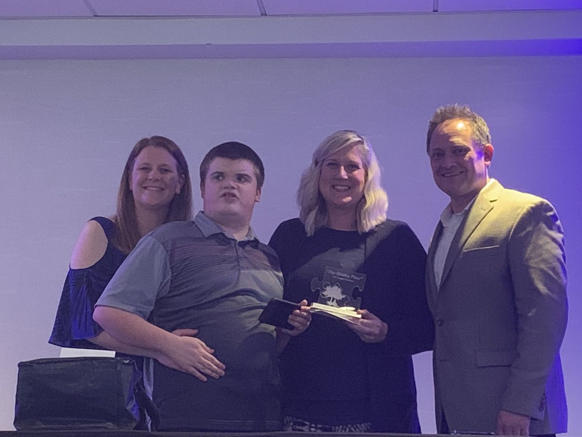 ZumEastHigh's tweet photo. Congratulations to  FZE’s own Mrs Jennifer Wilson on winning the Most Inclusive Teacher award at the @FoundationAdam Puzzle Piece Awards Ceremony! #WellDeserved #EastsidePride #theLIONway https://t.co/pvxFWXlDex