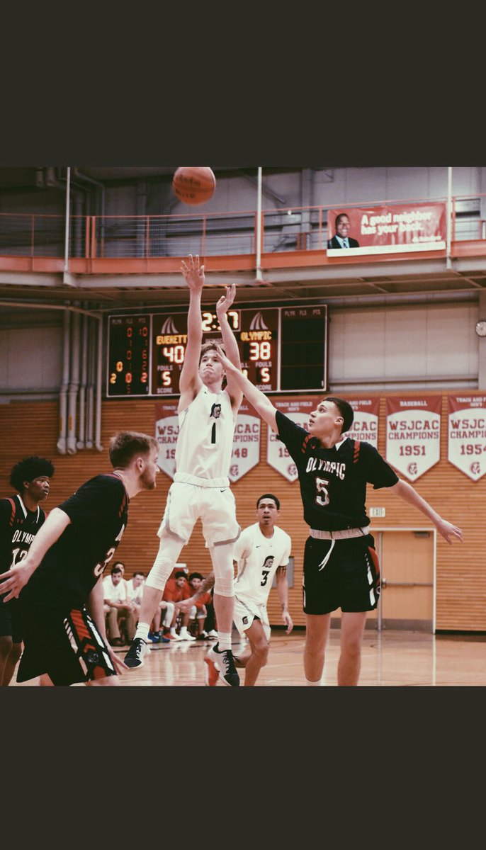 thejonparker2's tweet photo. I’ve been blessed with the opportunity to play college basketball. I would like the thank my coaches and Everett CC for the unforgettable experience I’ve had. https://t.co/RLhSDojQGs