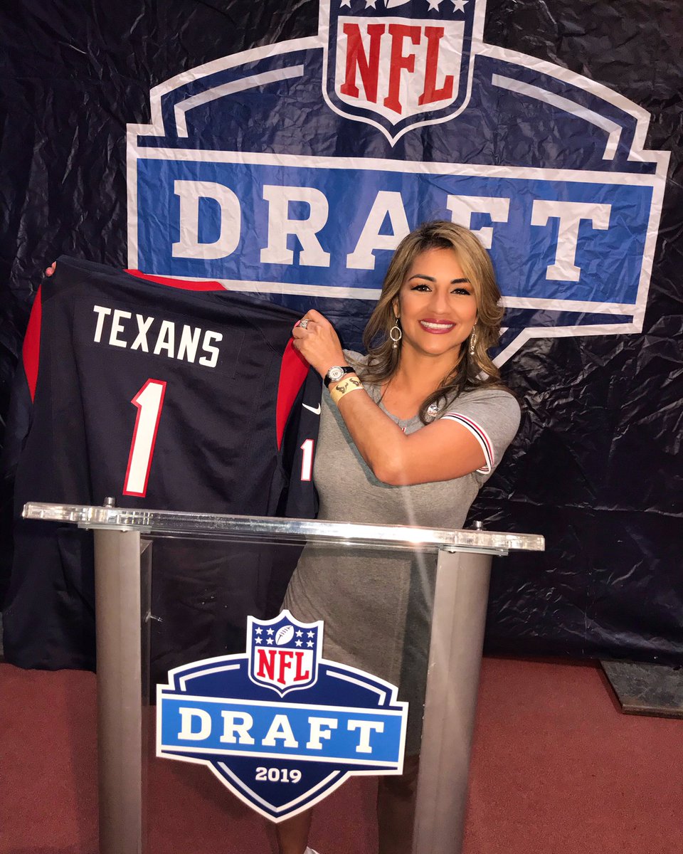 MsCoCoDominguez's tweet photo. In the first round, the Houston Texans select CoCo Dominguez😁 @fox26houston #texansdraftparty https://t.co/MAIeGFWyOv