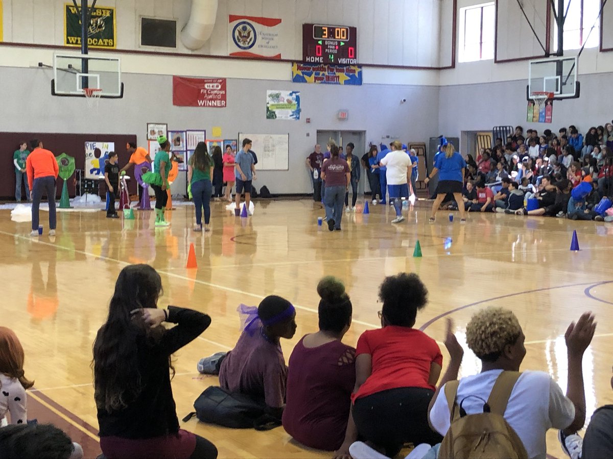 CDFulkes_MS's tweet photo. We had a great house week last week! #4houses1family #cdfpride  #cdpride https://t.co/TGPomUqETT